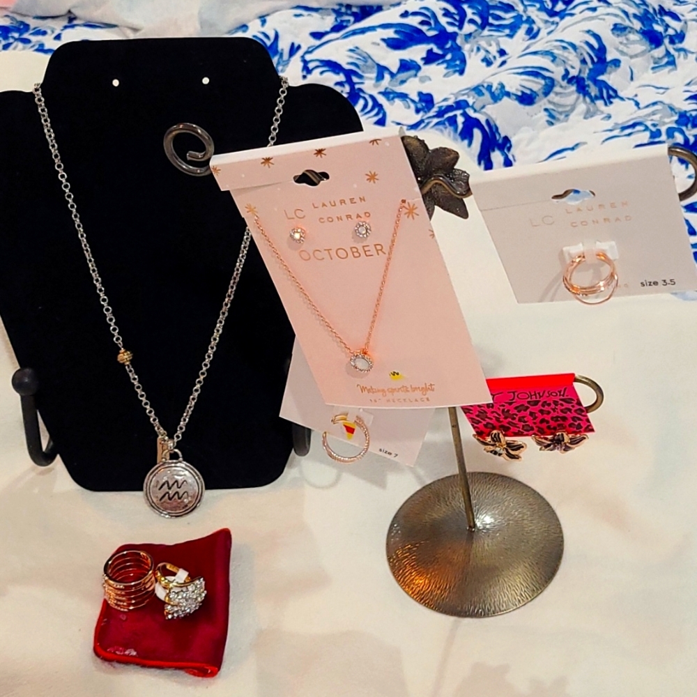 JEWELRY bundle! rings,earrings, pendant